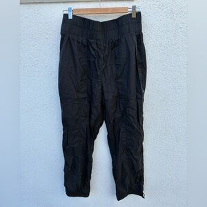 NWT Fabletics Ultra High-Wasted Piped Nylon Pant | Size L | Black